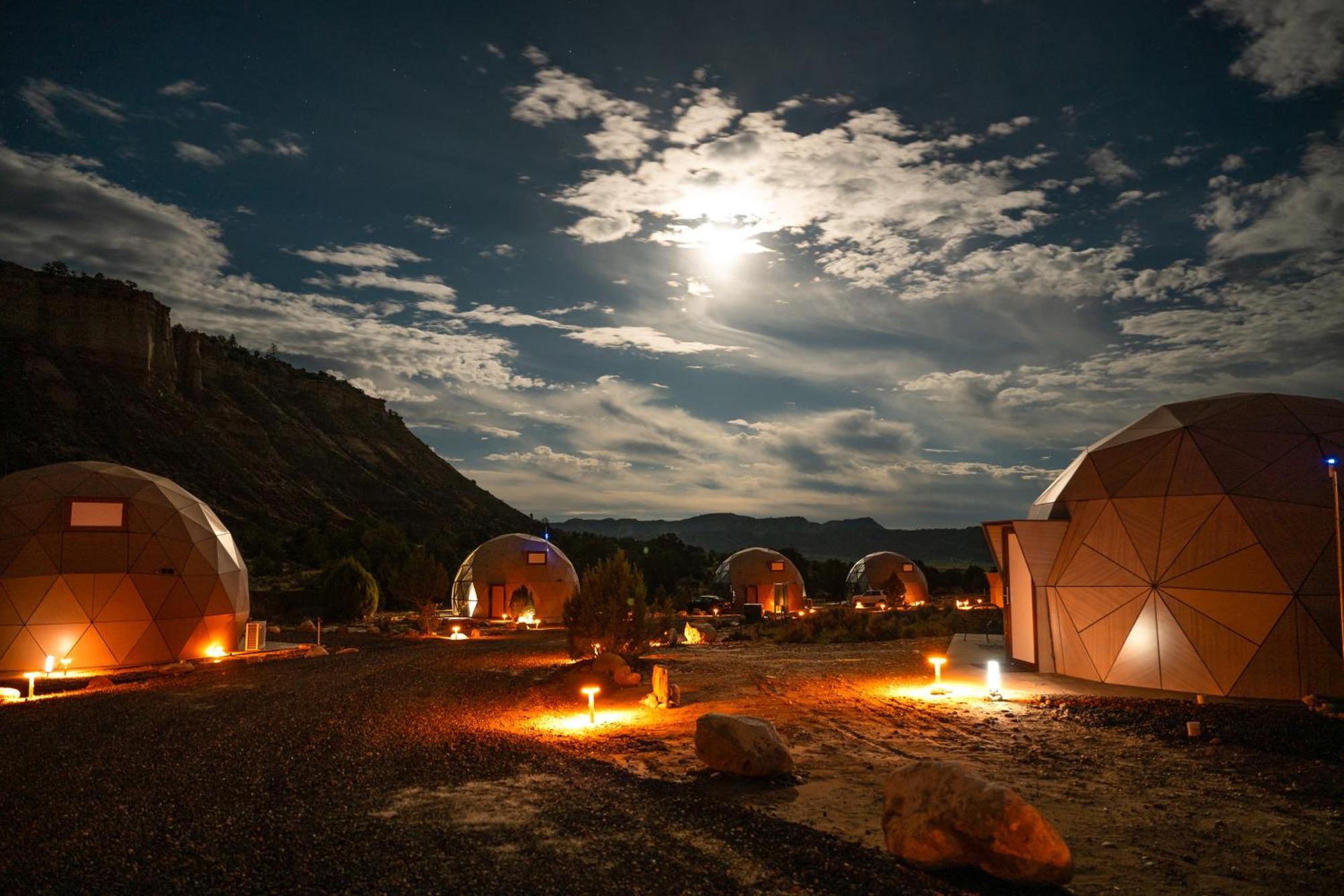 Clear Sky Resorts - Bryce Canyon - Unique Stargazing Domes Cannonville Esterno foto